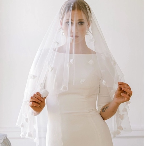 PrimAndPrairie- Cathedral Blusher Veil w/ 3D Flower - Picture 1 of 6